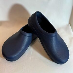 CROCS Sz 7 On The Clock Work Anti-Slip Slip On Shoes Clogs in Navy